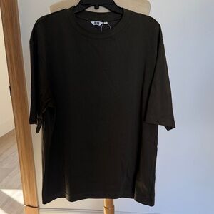 Uniqlo Men's Brownish T-Shirt